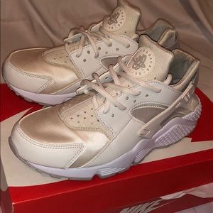 Nike Womens Huarache